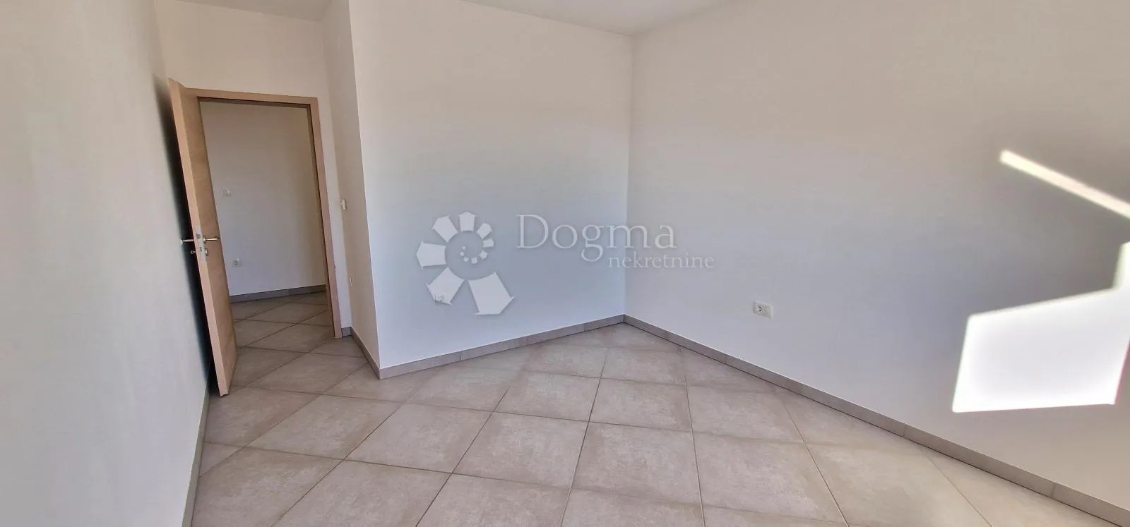 srdoči, 120 m2 2sb/db novo!!! - slika 14