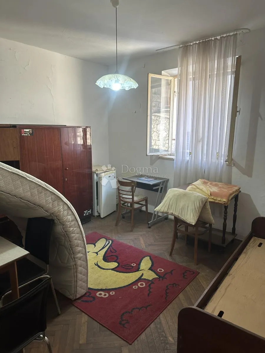 šibenik, stan u centru s poslovnim prostorom, za adaptaciju - slika 3