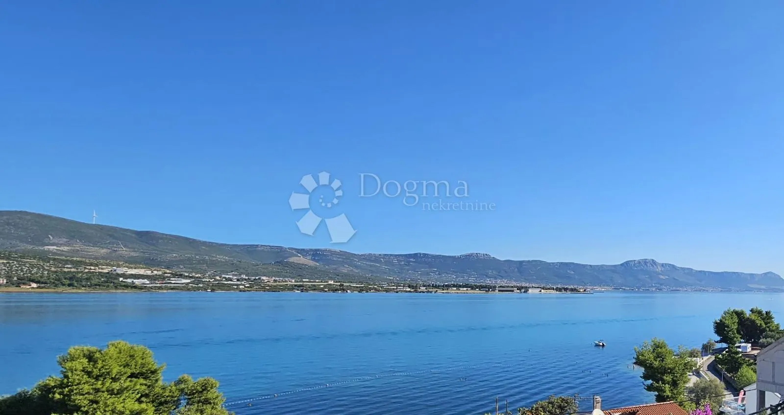 dvosoban stan s otvorenim panoramskim pogedom na more miševac o. čiovo - slika 3