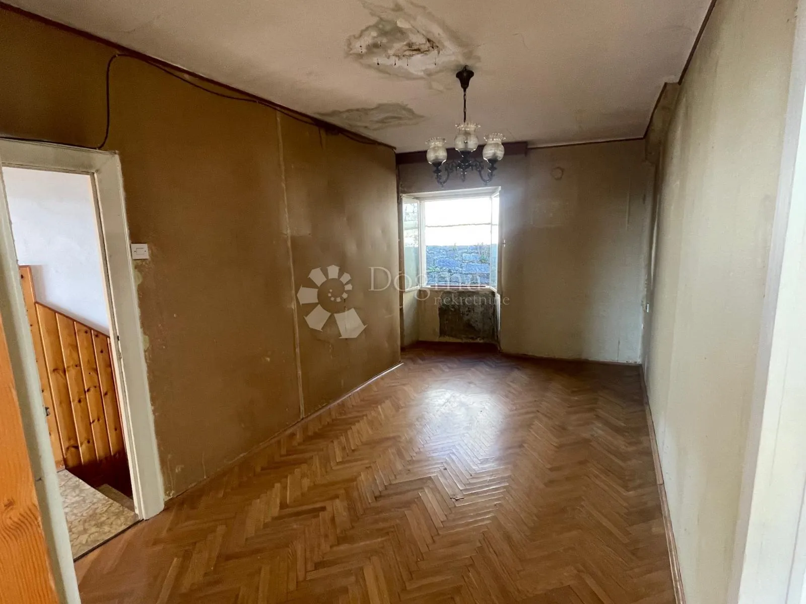 kuća i građevinsko zemljište sa jedinstvenim pogledom - slika 8