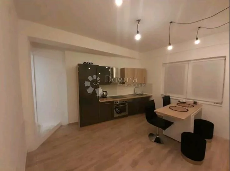 rijeka, kantrida, stan 40 m2 + 5 m2 terasa - slika 3