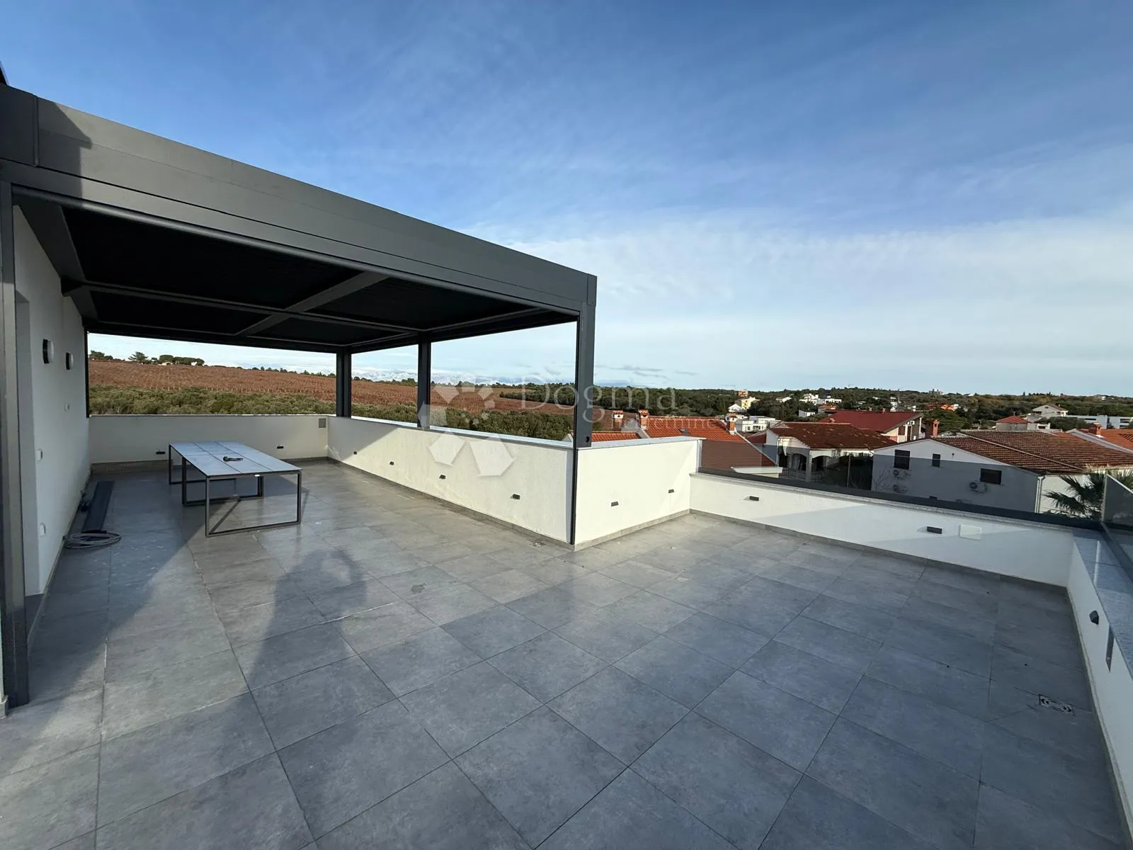 luksuzan namješten penthouse s pogledom na more - slika 33