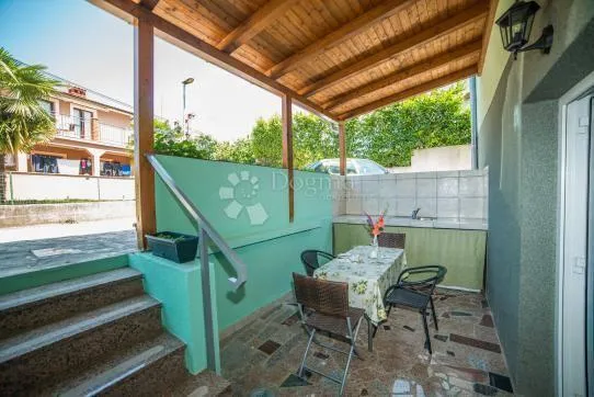 dvoetažni stan 100 m² – mogućnost 2 stana ili jednog velikog, 800 m od mora – rovinj - slika 14