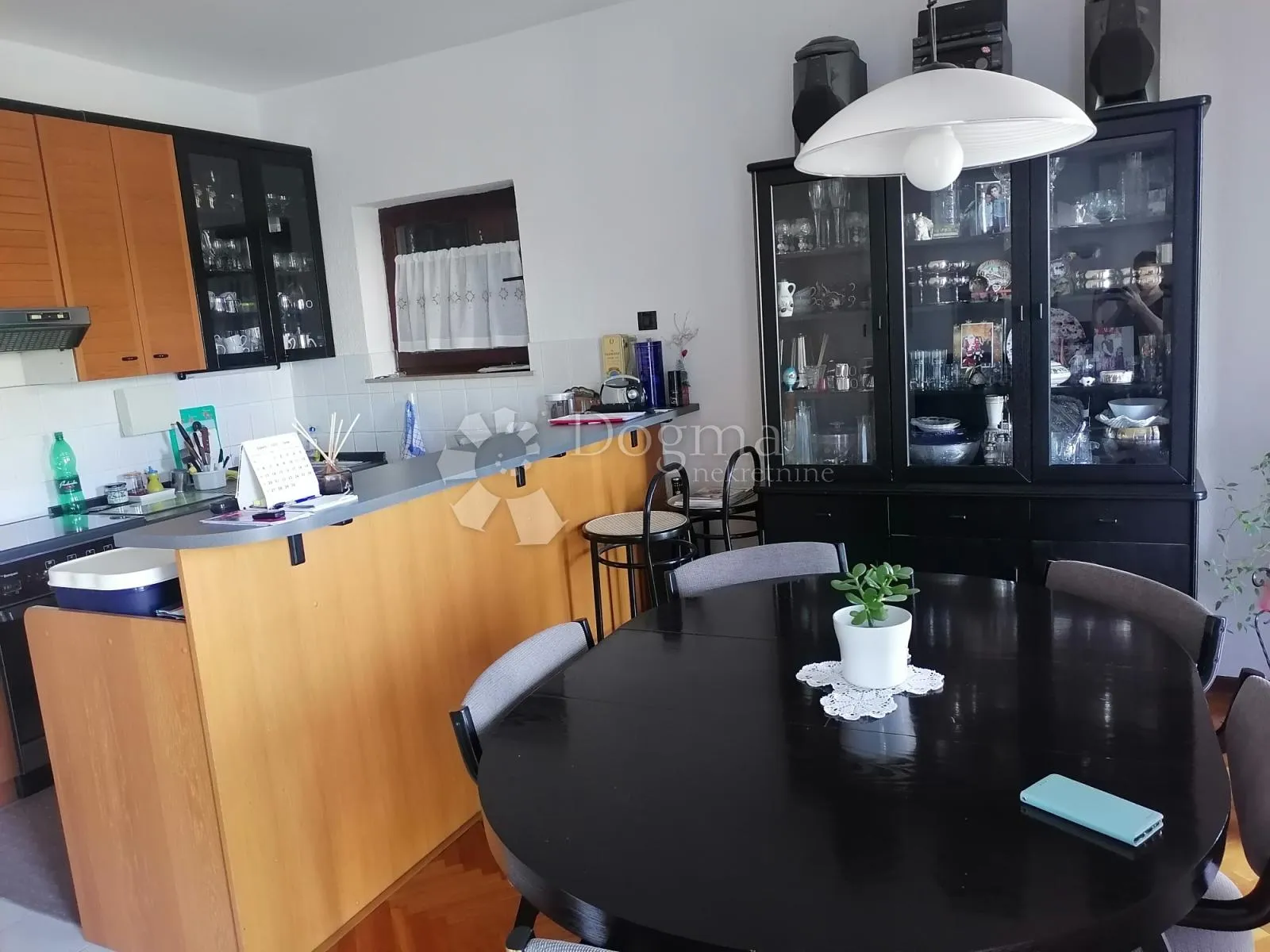 kuća na drenovi s dva trosobna stana i velikom okućnicom - slika 8