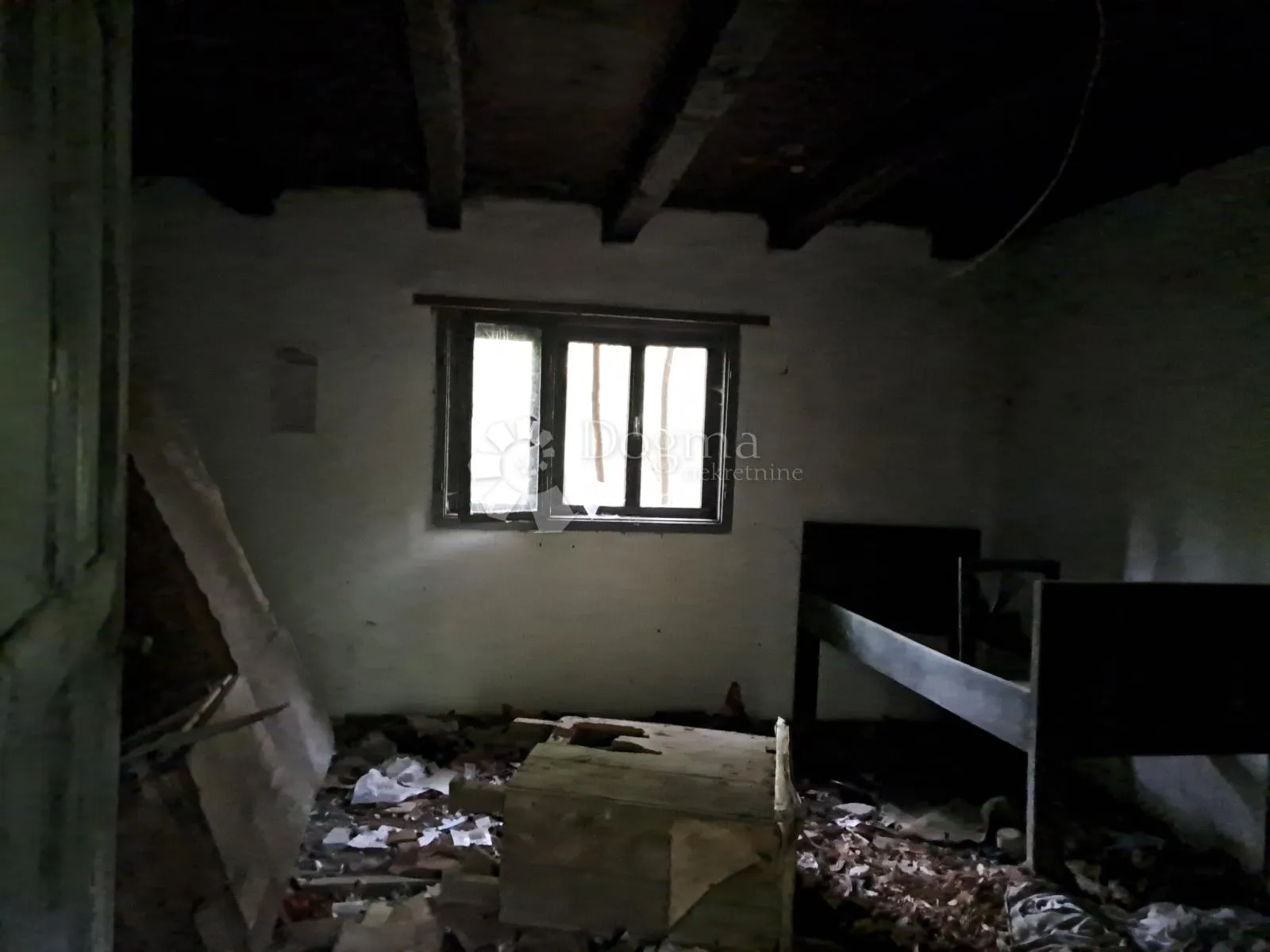 sniženo!!!velika kvadratura i 2kuće u napuštenom selu - slika 4