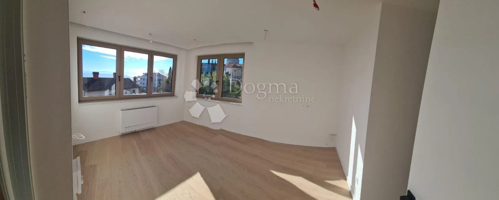luksuzni penthouse u srcu opatije – bazen na krovu i očaravajući pogled na more - slika 10