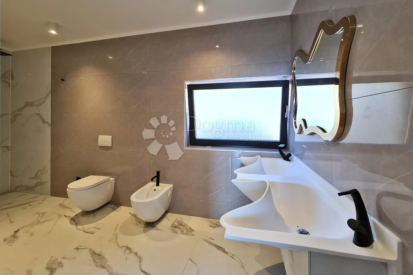 prekrasna villa u crikvenici - slika 27