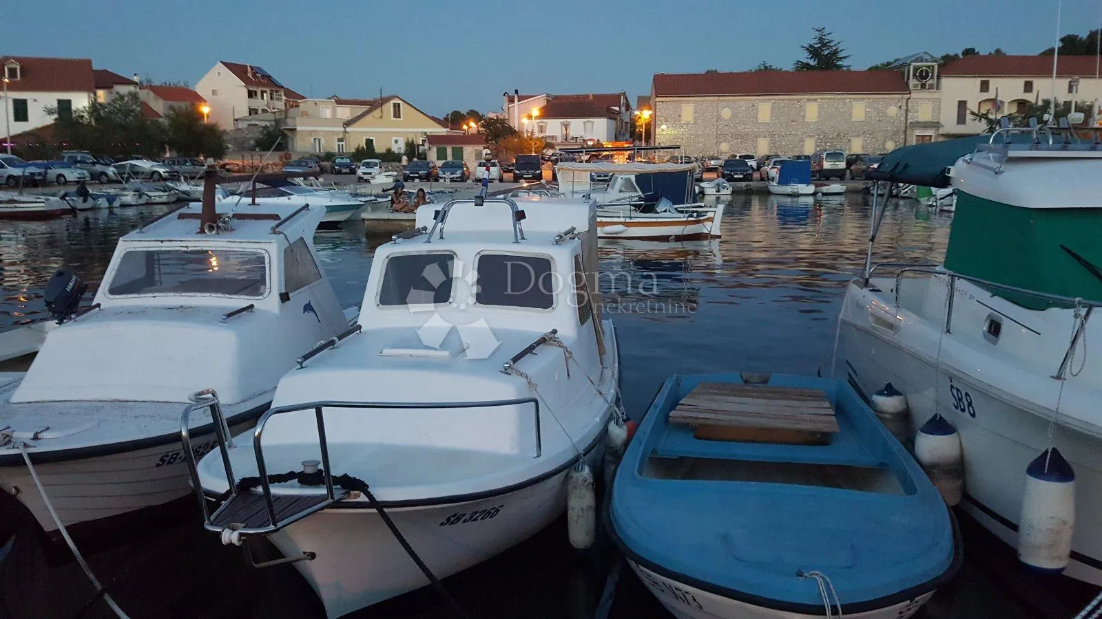 ekskluziv apartman zablaće prvi red do mora luksuz prilika - slika 31