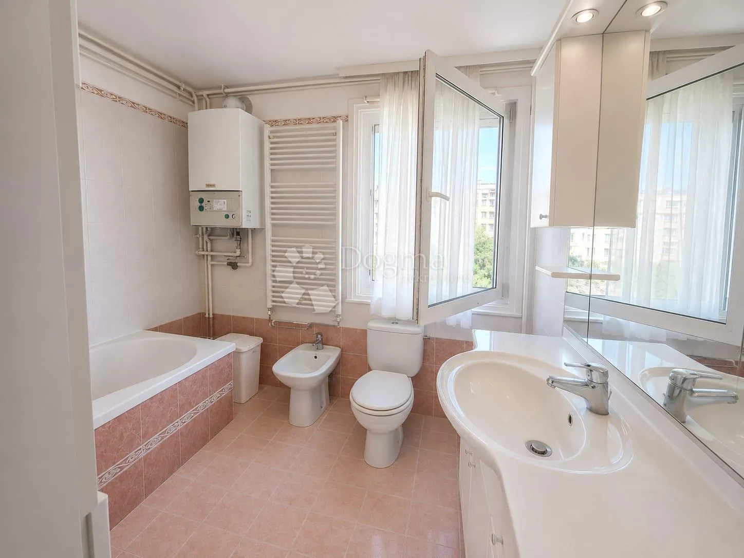 prilika !!! 142 m² | parkirno mjesto | ostava | strogi centar zagreba - slika 21