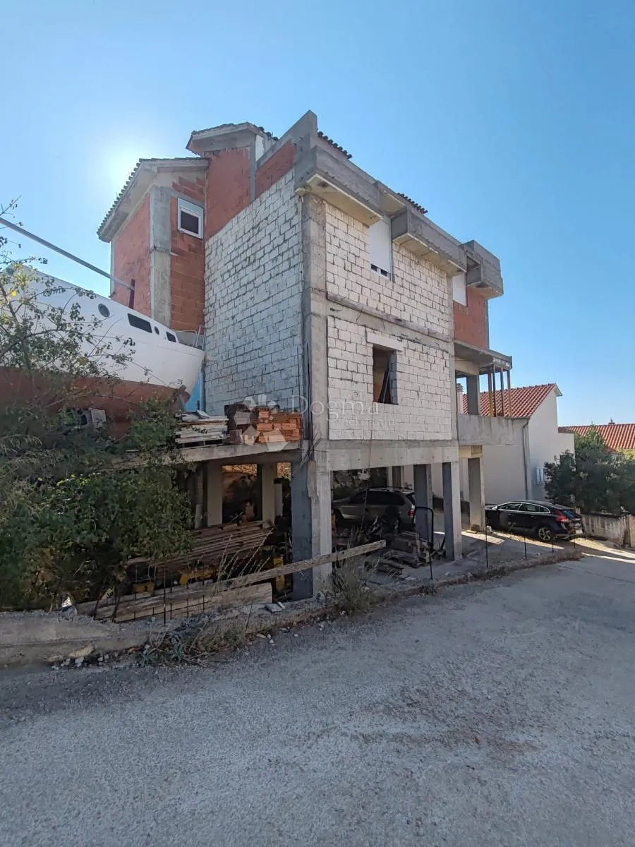 brodarica - kuća nadomak mora - slika 6