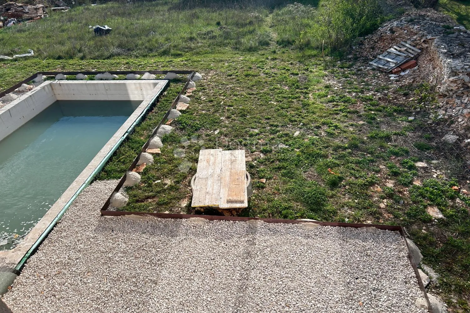kanfanar – funkcionalna kuća na prostranoj okućnici s bazenom - slika 12