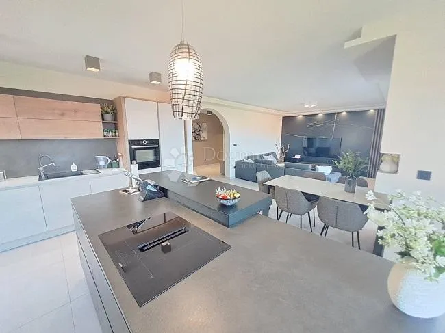 rijeka, hosti, panoramski pogled i 200 m² savršenog doma - slika 4