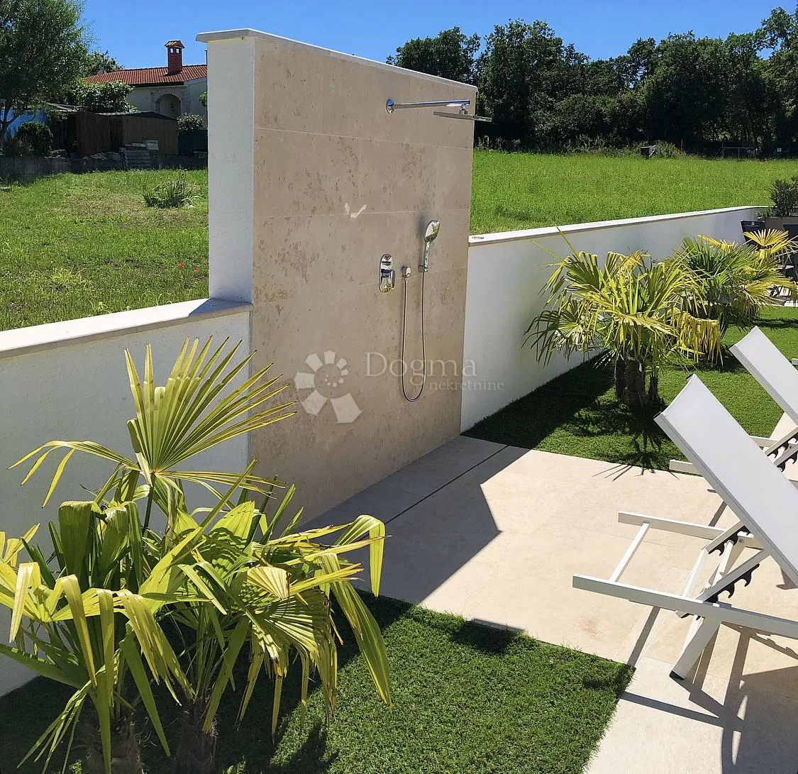 vila s dvije stambene jedinice blizina centra poreča - slika 18