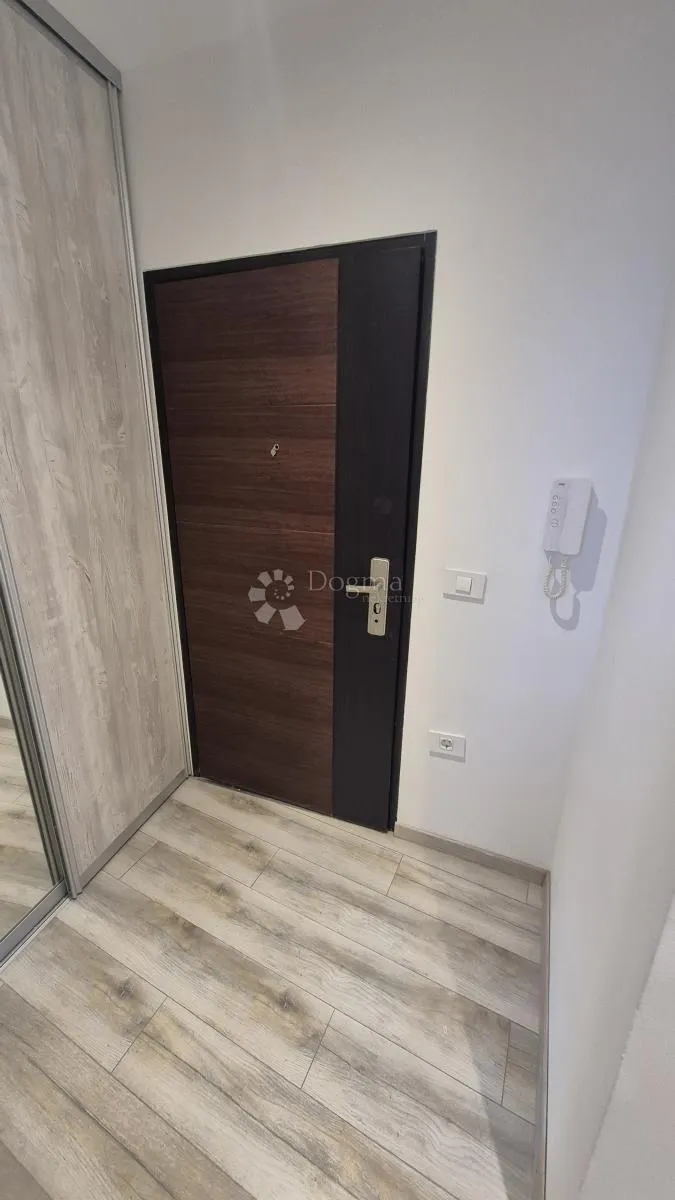 dvosobni stan u centru pule površine 72,83 m2 - slika 23