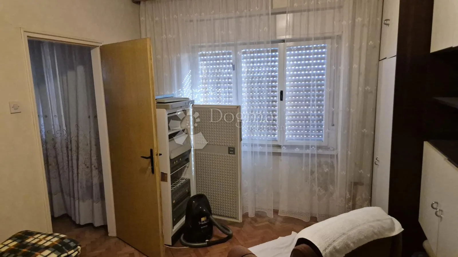 grad grobnik - useljiva kuća sa puno potencijala - slika 10