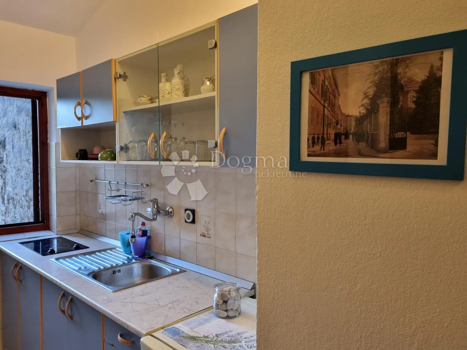 zgrada...poslovna prilika za hostel - slika 18