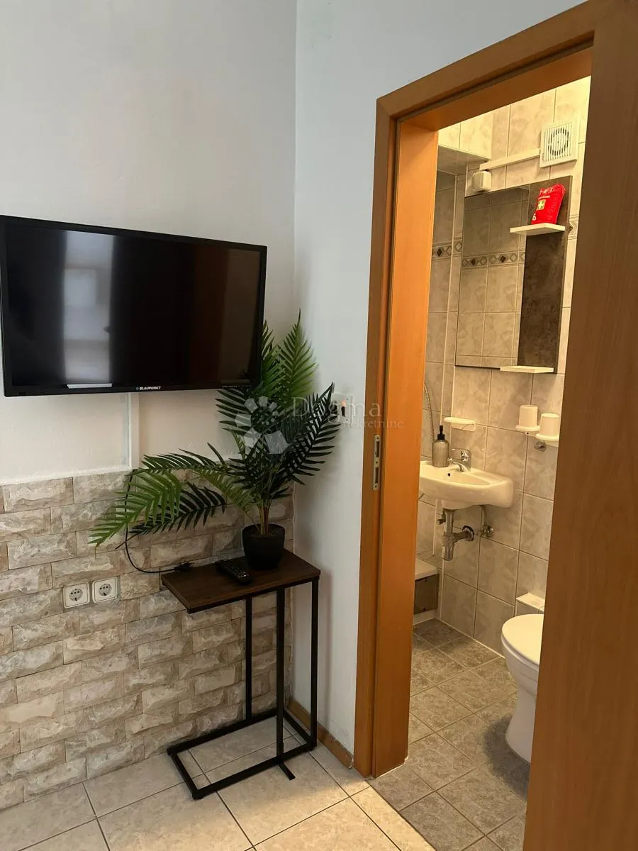 vodice – kuća s 6 apartmana blizu mora - slika 4