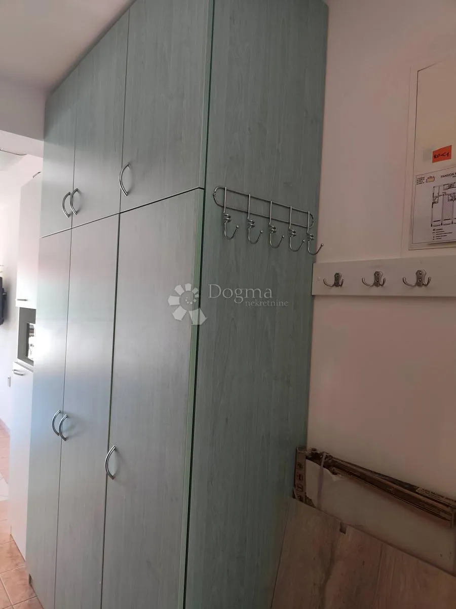 novouređeni apartman sa pogledom na more - slika 22