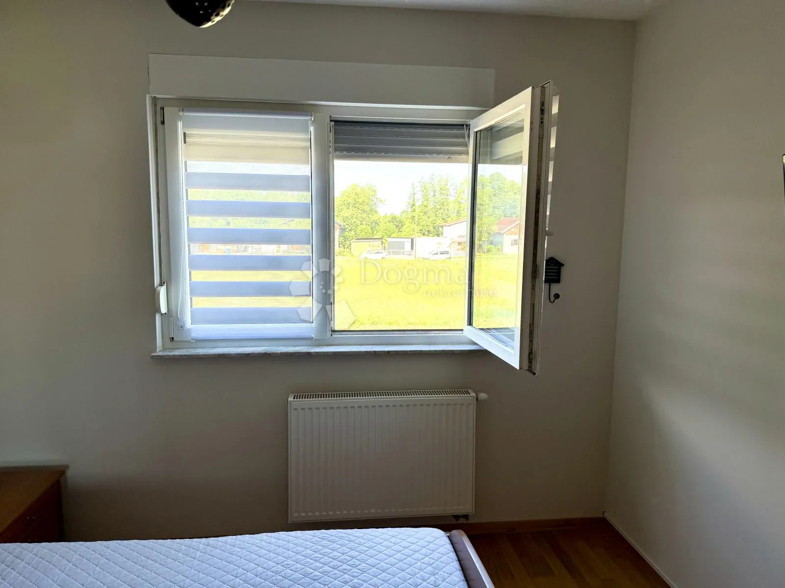 velika gorica, kuća 190 m2 s bazenom, prilika! - slika 16