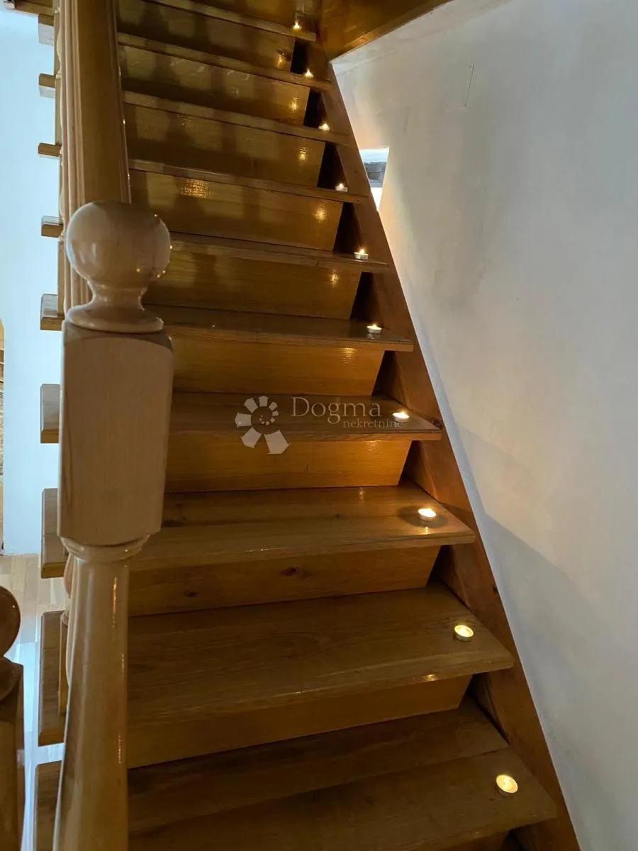apartmanska kuća na 10-tak km od buzeta! - slika 18