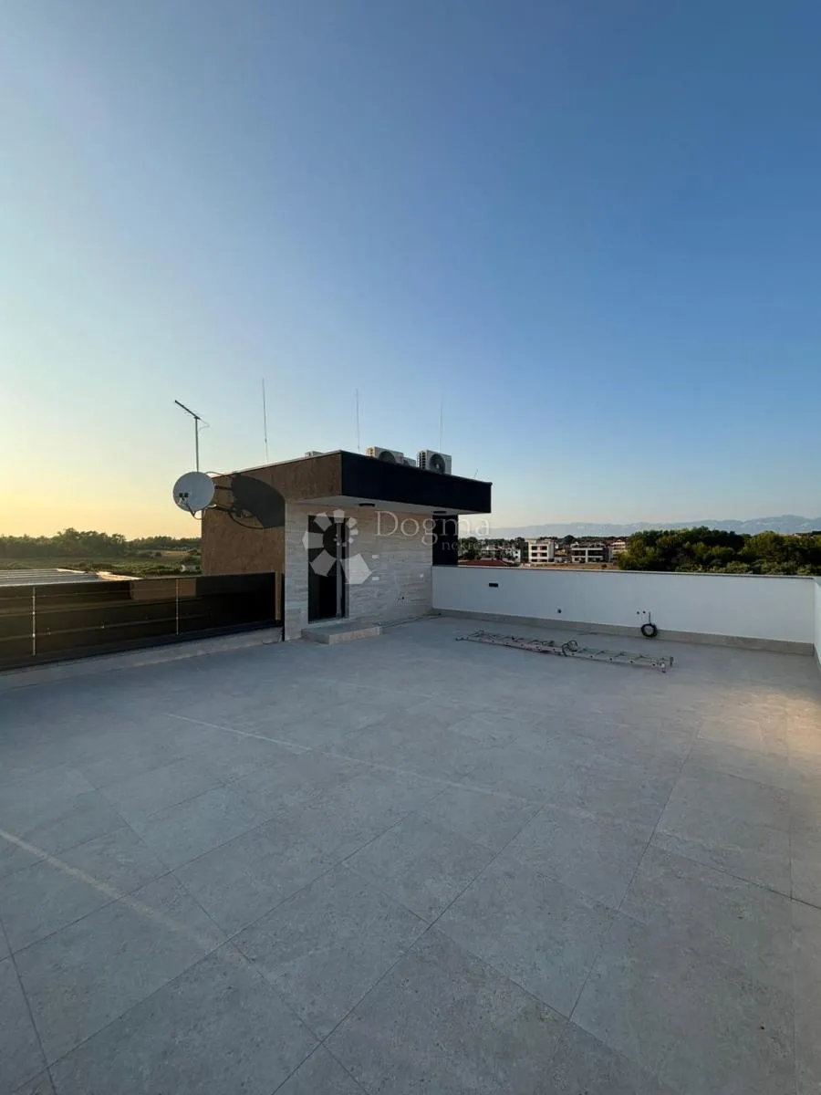penthouse - pogled more - slika 19