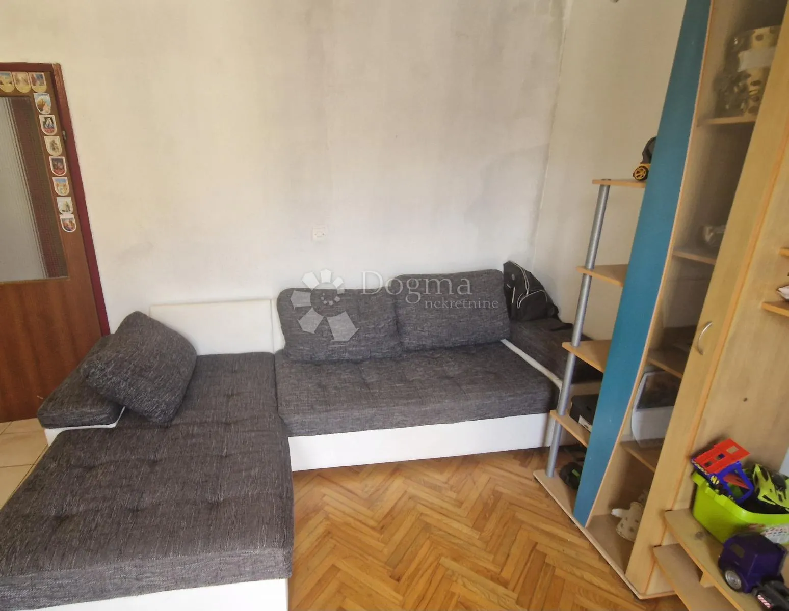 kuća sa dva stana i garažom, žrnovnica - slika 3