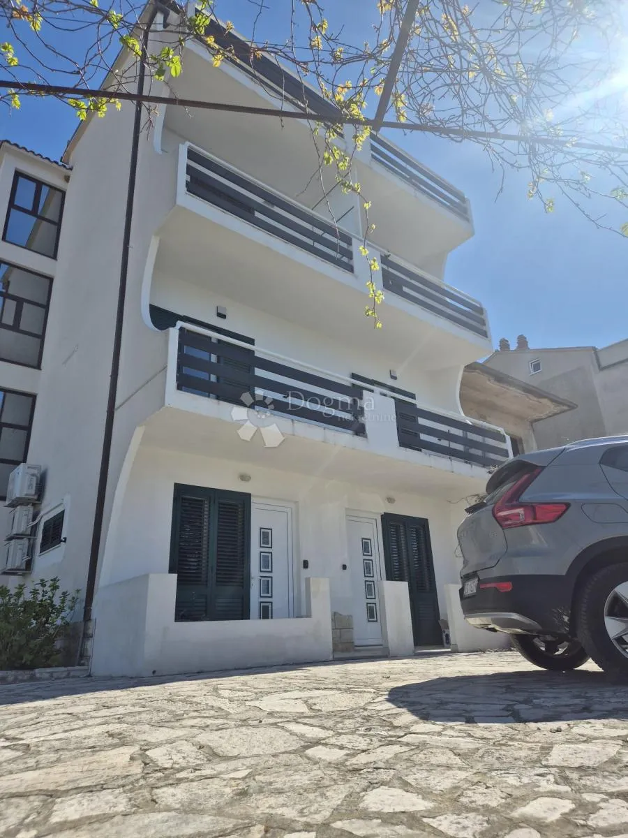 stanovi: nemira, omiš, 3x60 m2 - slika 2
