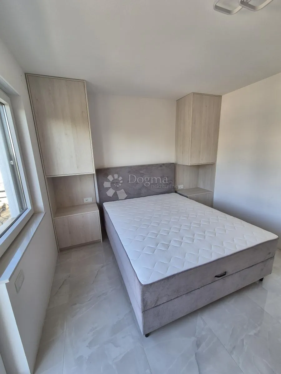 višestanbena kuća s 11 apartmana - slika 45