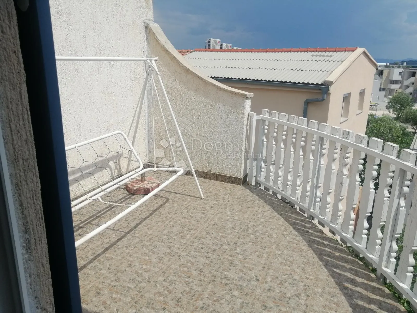 tribunj - kuća s 9 apartmana + građevinska parcela 418 m2 - slika 42