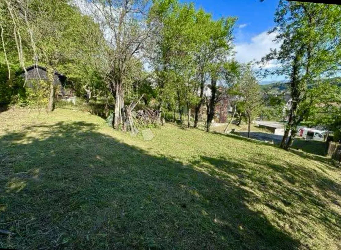 prostrana parcela na vrhunskoj lokaciji - slika 6