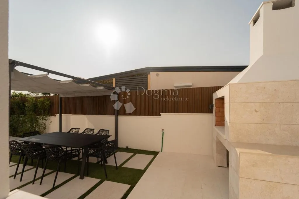 turanj - villa s bazenom, spremna za useljenje - 350m od mora - slika 40