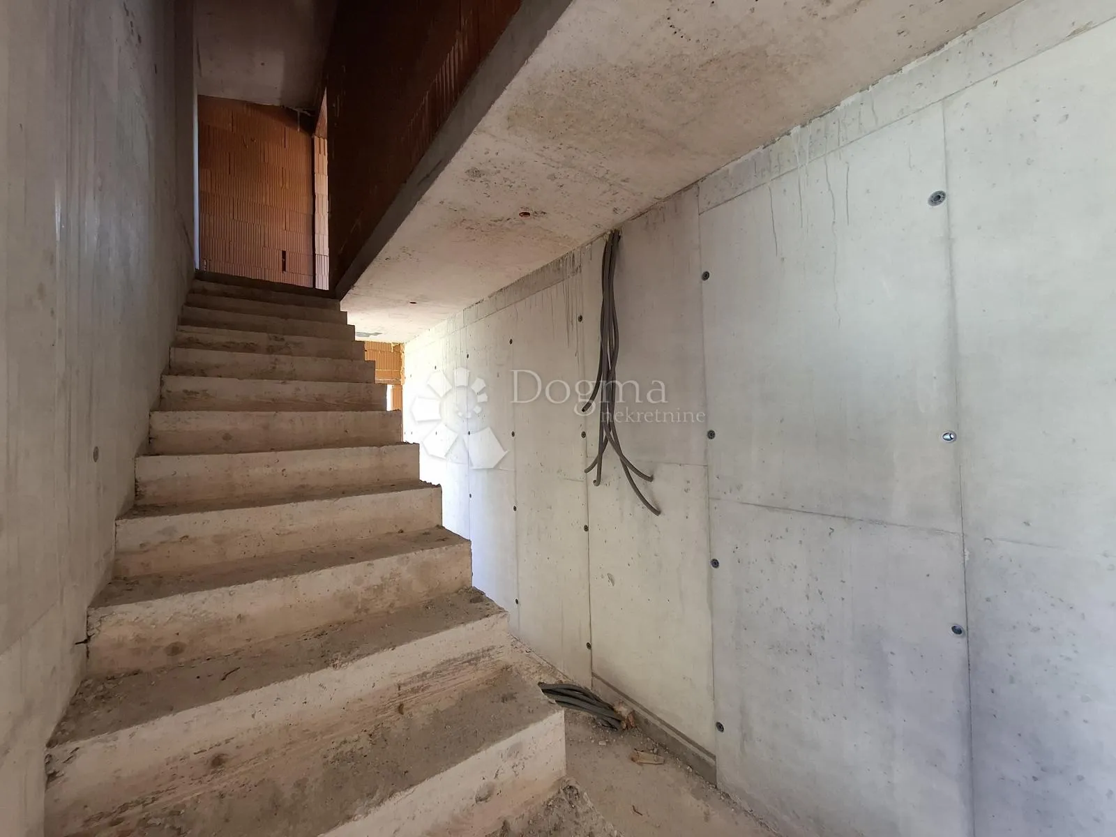 vila 500m od mora s okućnicom (967m2)) nadomak centra grada - slika 7
