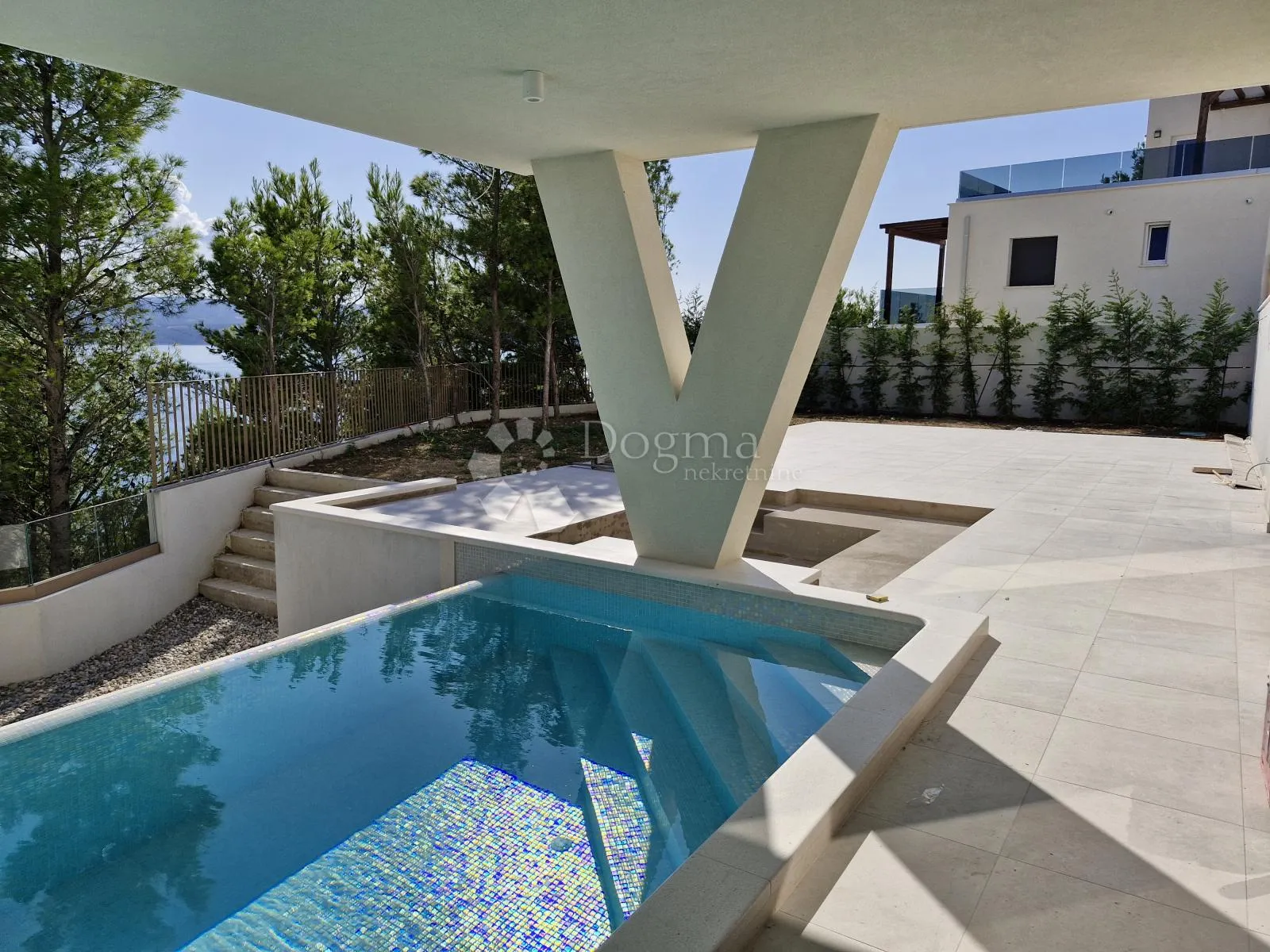 mediteranski raj, luksuzna vila s bazenom i panoramom - slika 9