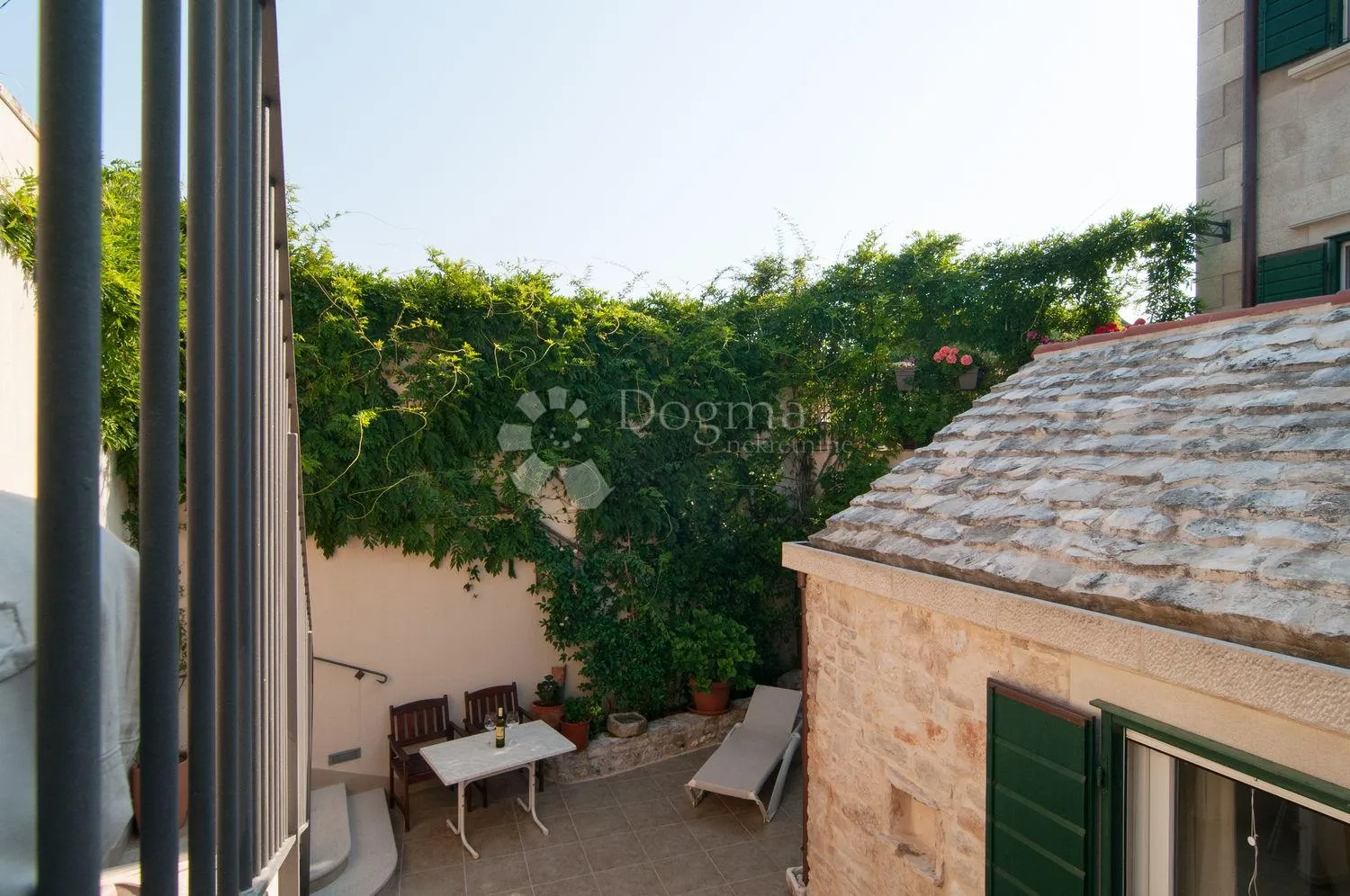 otok brač – mediteranska vila s bazenom i saunom u malom mjestu 900 m do mora - slika 7