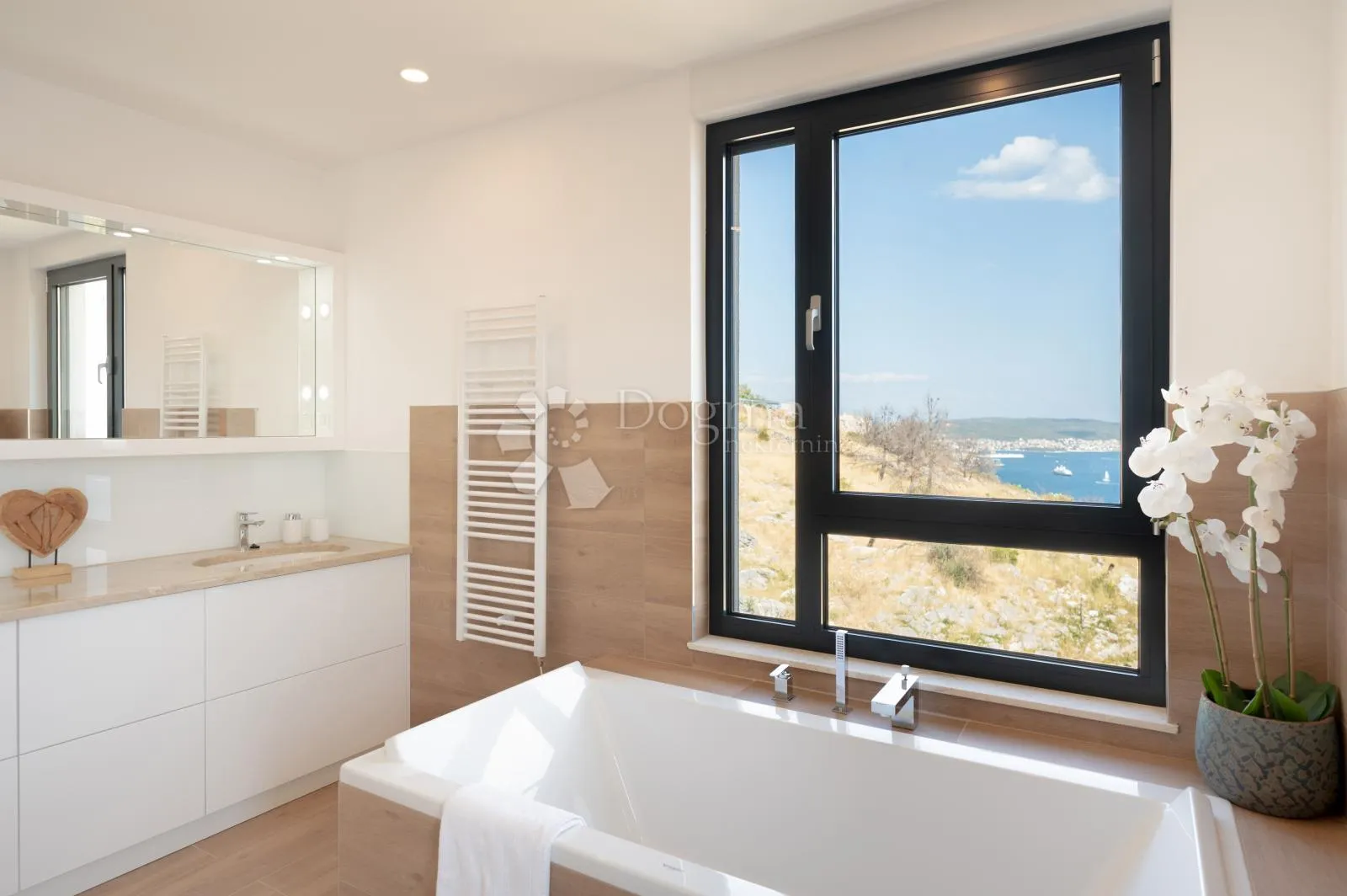 ekskluzivna moderna vila s bazenom i čarobnim pogledom - slika 34