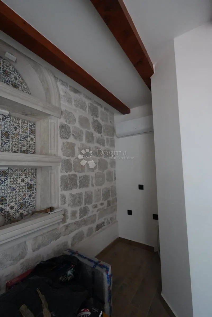 kamena kuća u starom gradu – odlična investicija - slika 11