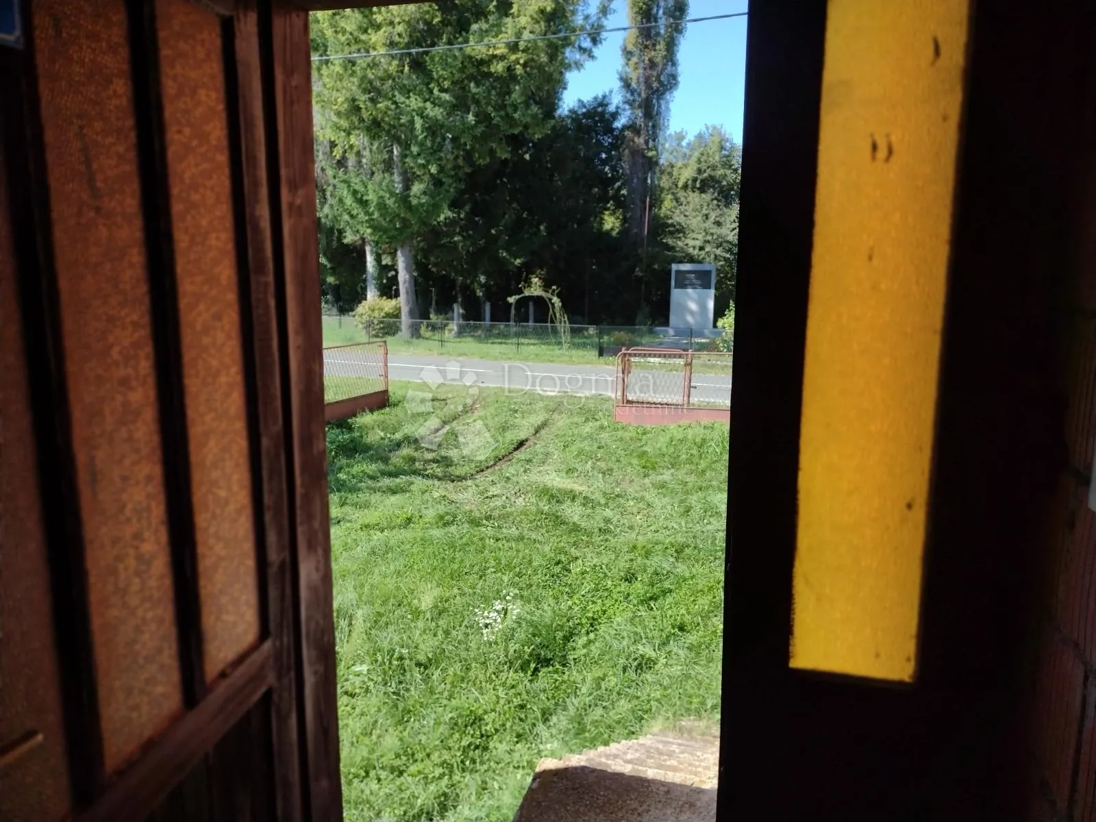 novogradnja s poslovnim prostorom - slika 11