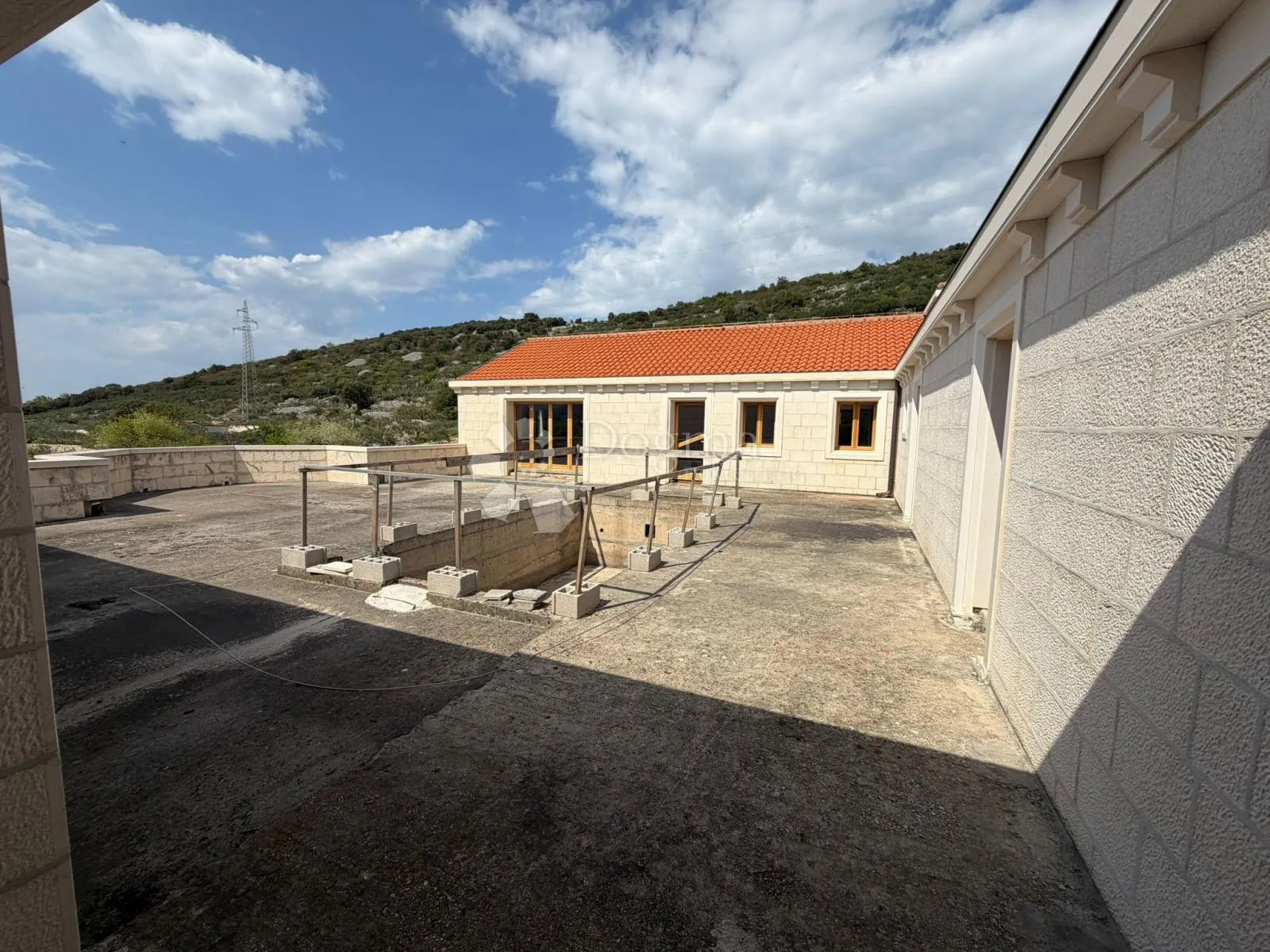 mediteranska oaza privatnosti – kamena rezidencija na braču - slika 4