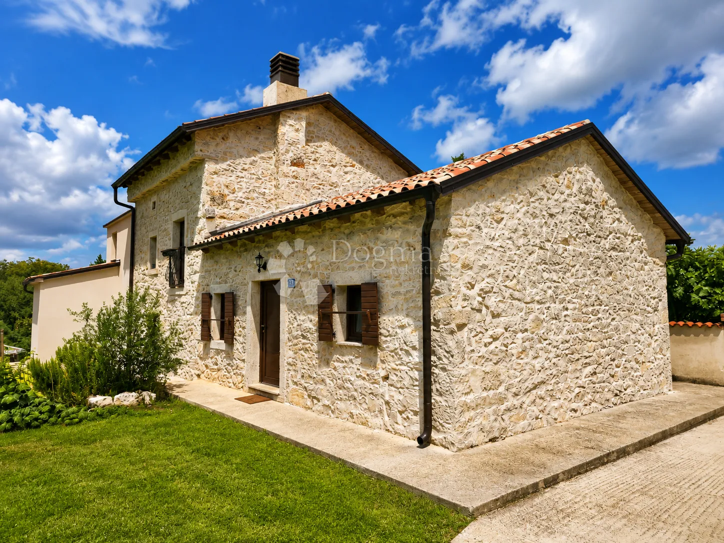 labin okolica,kamena kuća sa dvije stambene jedinice - slika 2