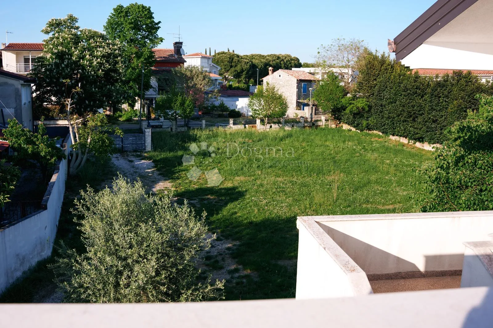 apartmanska kuća na atraktivnoj lokaciji - slika 6