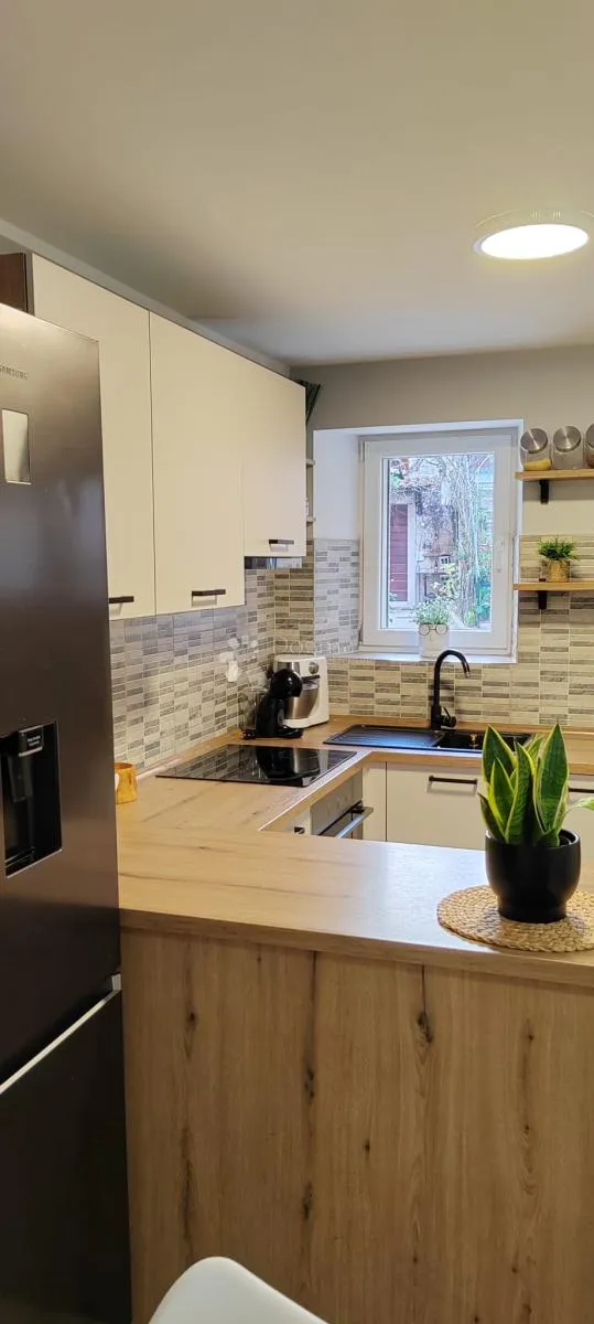 renovirana kamena kuća u centru kaštel starog - slika 2
