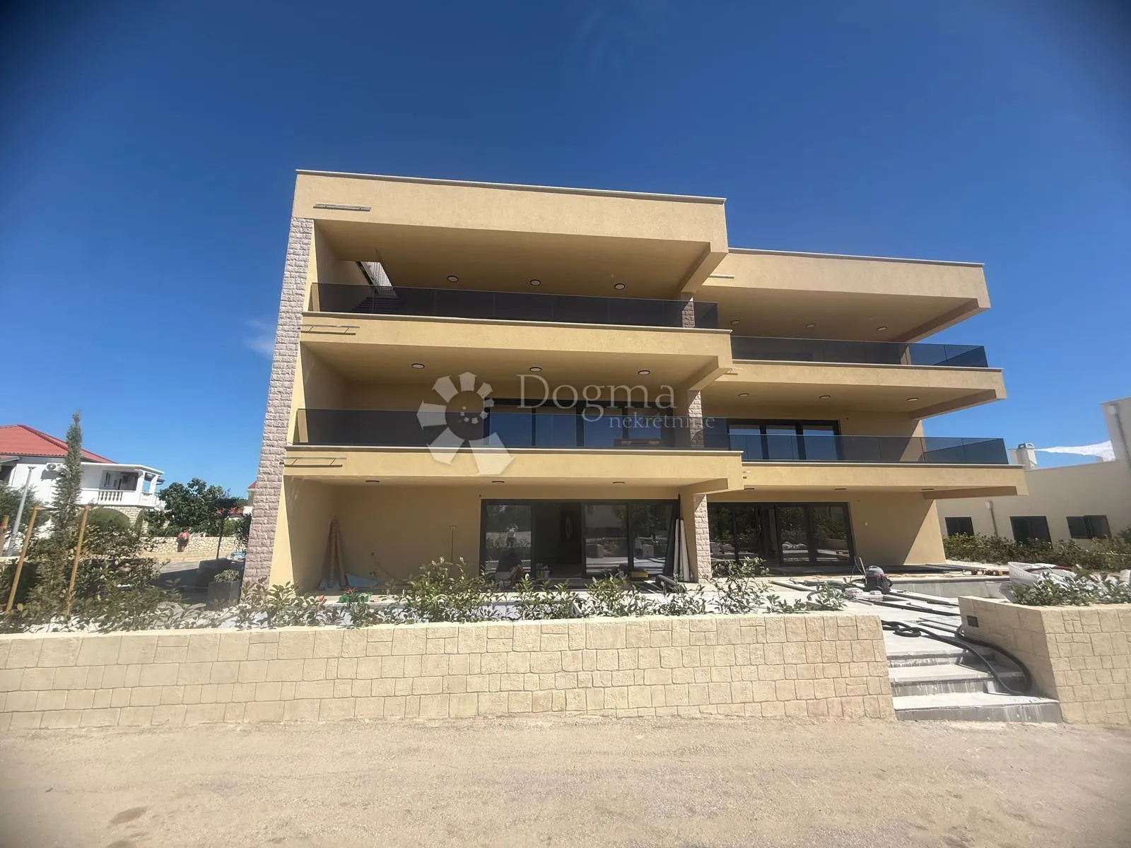 apartman na zadnjoj etaži s krovnom terasom i pogledom na more - slika 4