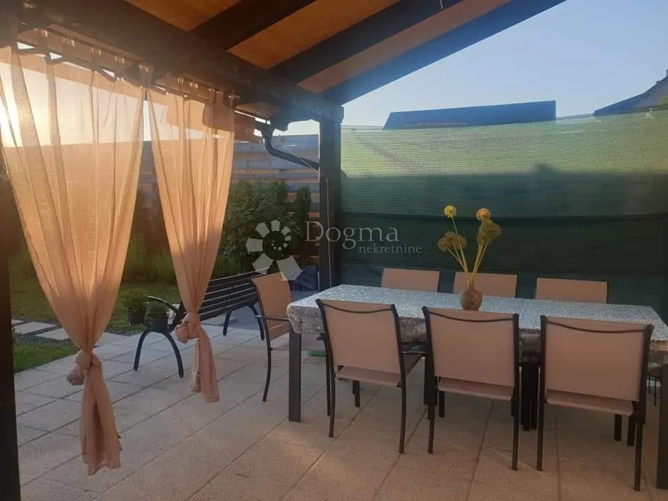 gorski kotar-predivno uređena goranska kuća za investiciju - slika 53