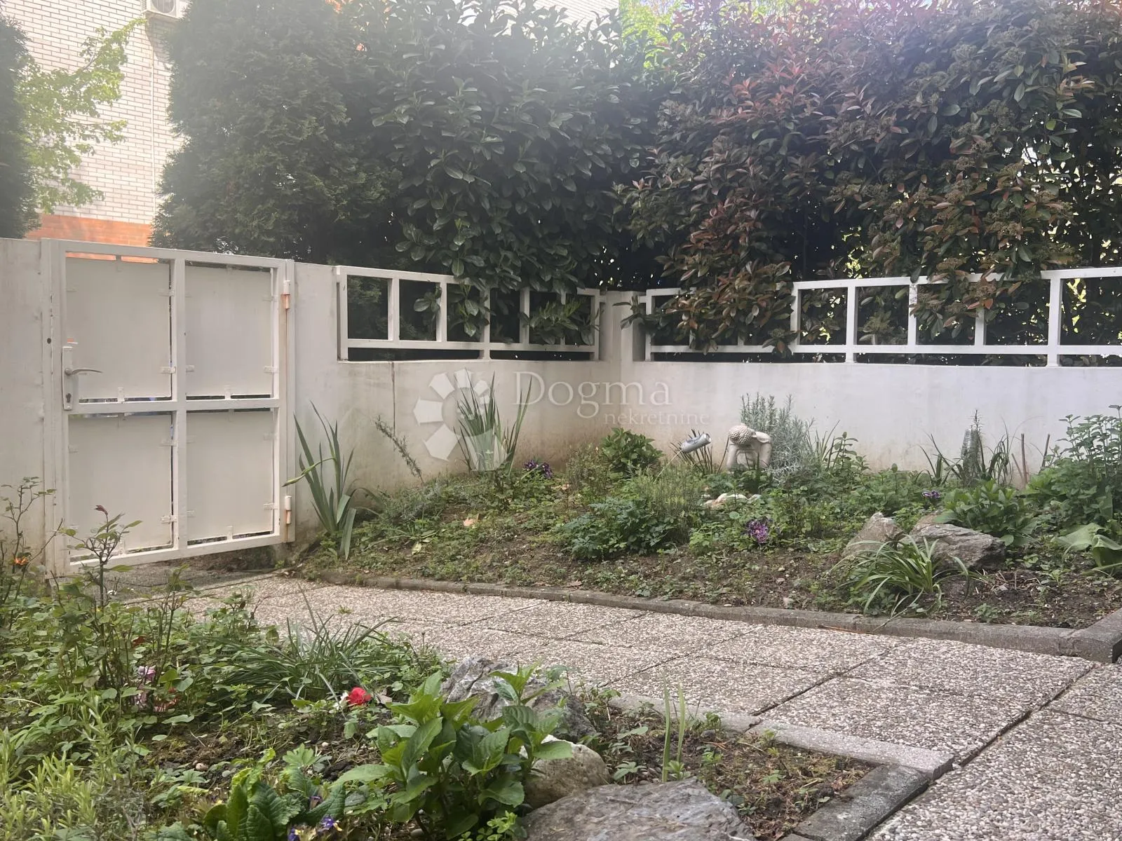 zagreb - stan u rekreacijskoj zoni - slika 24