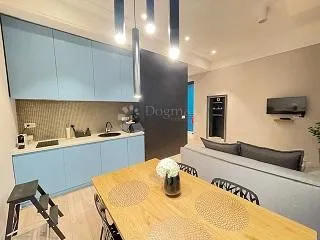 iznajmljujem tri sobe i dva apartmana u samom centru grada - slika 2