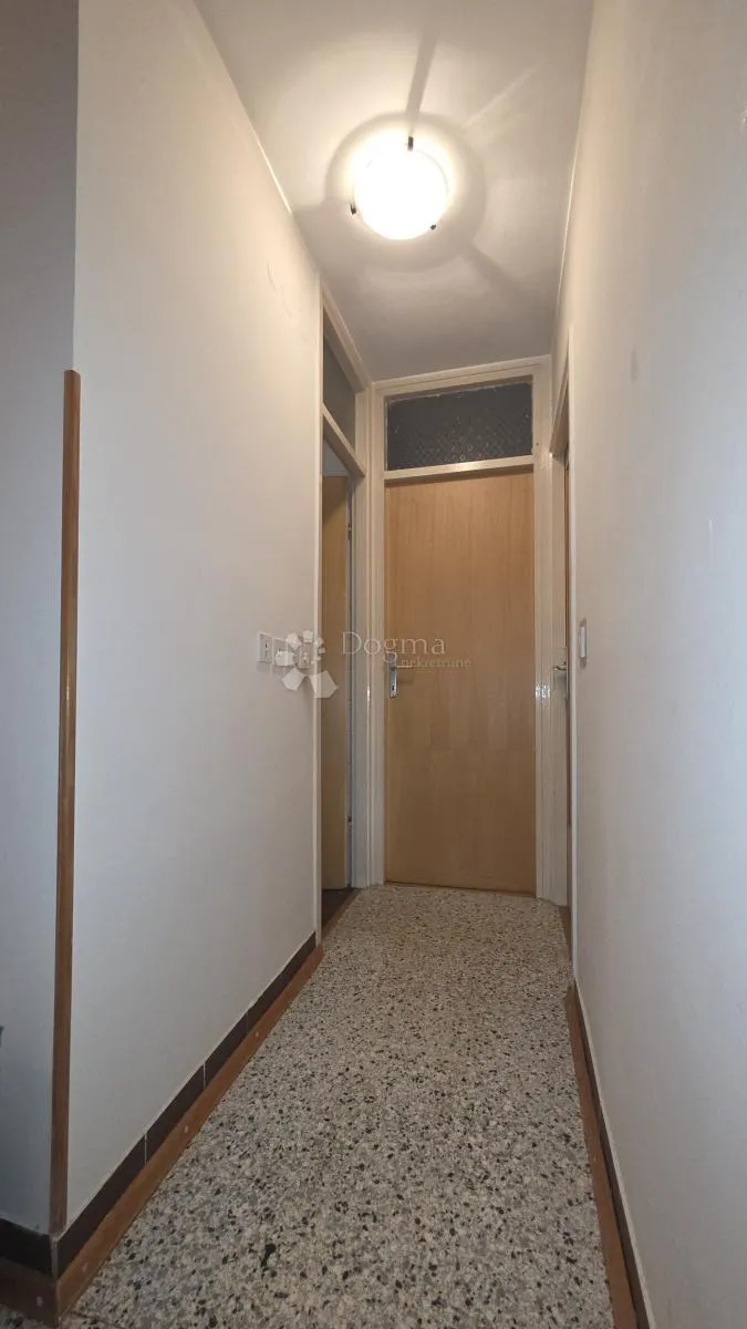 obiteljski stan na odličnoj lokaciji, 2s +db, 68 m2 - slika 6