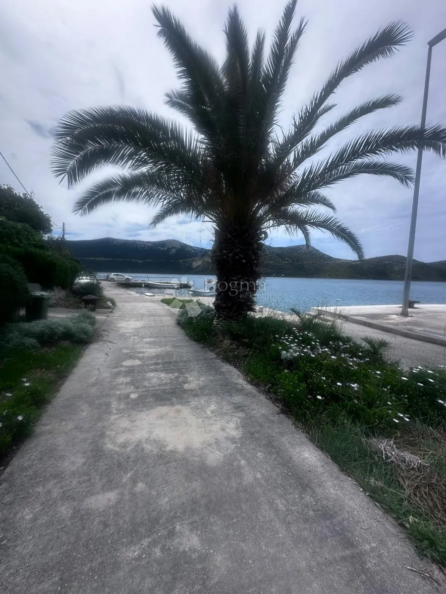 kuća 1. red morska oaza otoka vela rava - slika 30