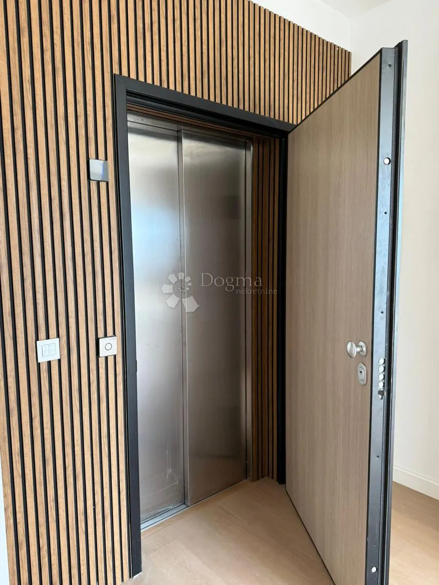 luksuzan dvoetazni penthouse s liftom u velikoj gorici - slika 5