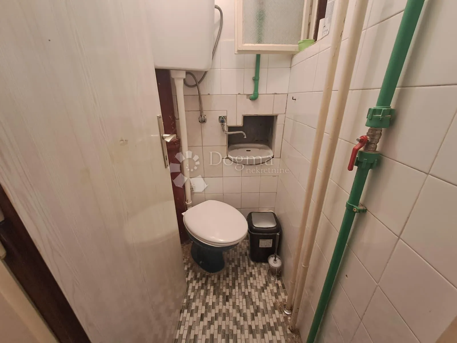 kuća s potencijalom na vrhovcu - slika 6