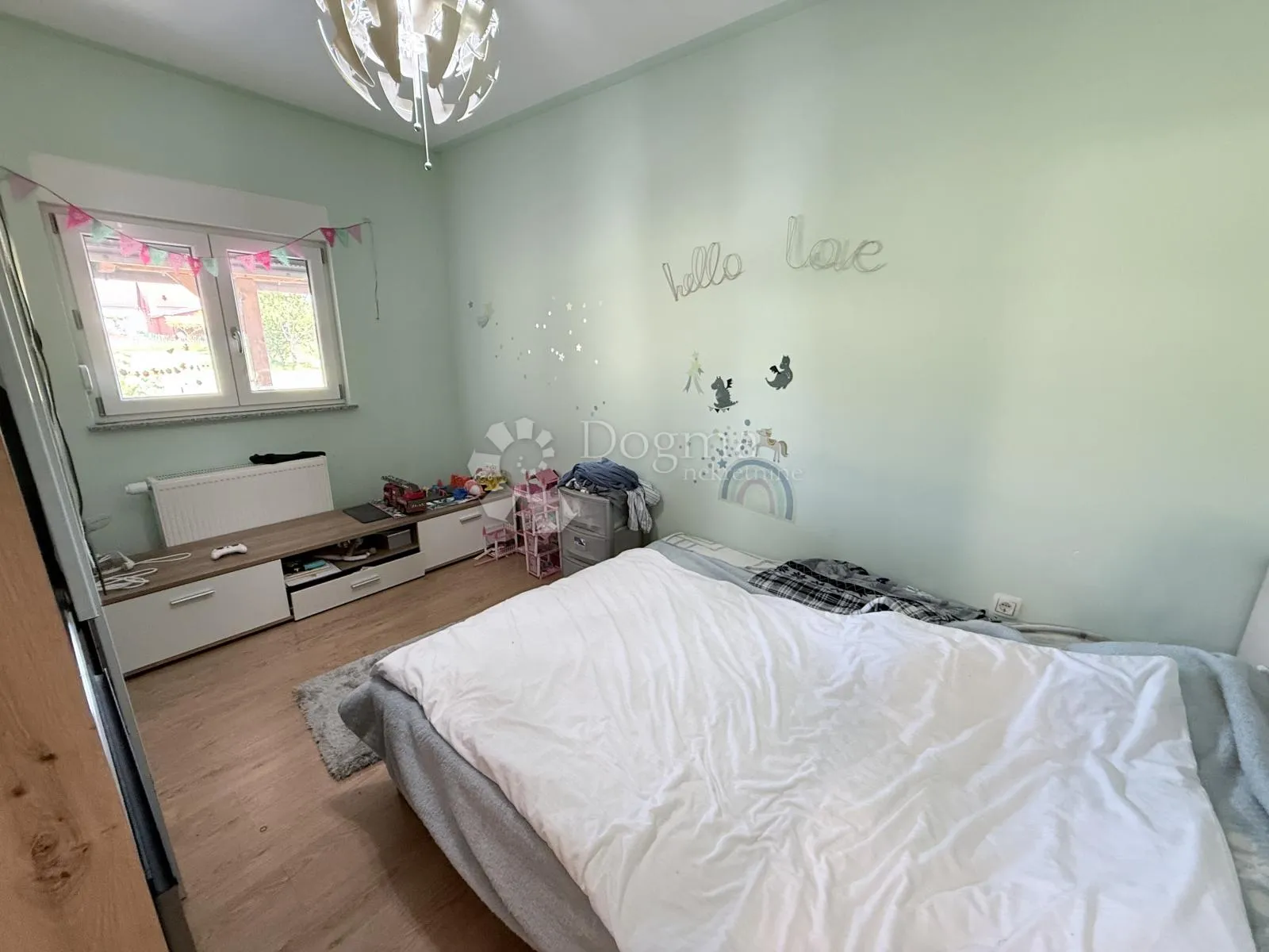 prostrana obiteljska kuća u petrinji - 230m² - slika 8